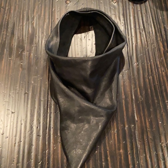 LEATHER BANDANA!! Black. Custom made. - Picture 3 of 9